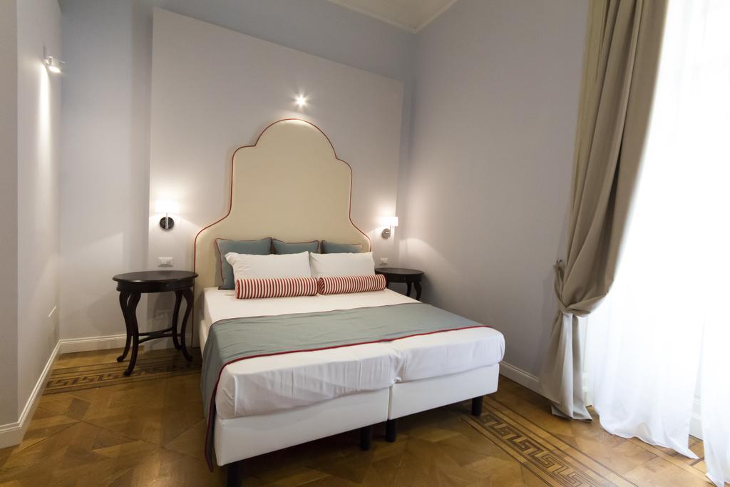 Residenza Degli Artisti Hotel ตรีเอสเต ภายนอก รูปภาพ