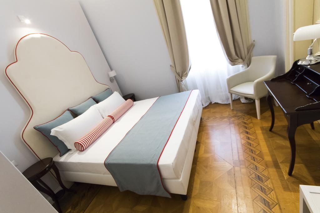Residenza Degli Artisti Hotel ตรีเอสเต ภายนอก รูปภาพ