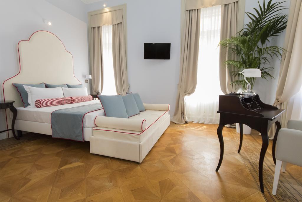 Residenza Degli Artisti Hotel ตรีเอสเต ภายนอก รูปภาพ