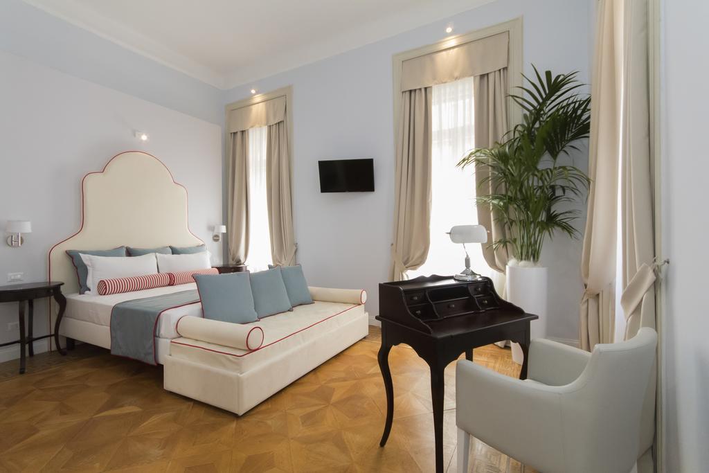 Residenza Degli Artisti Hotel ตรีเอสเต ภายนอก รูปภาพ
